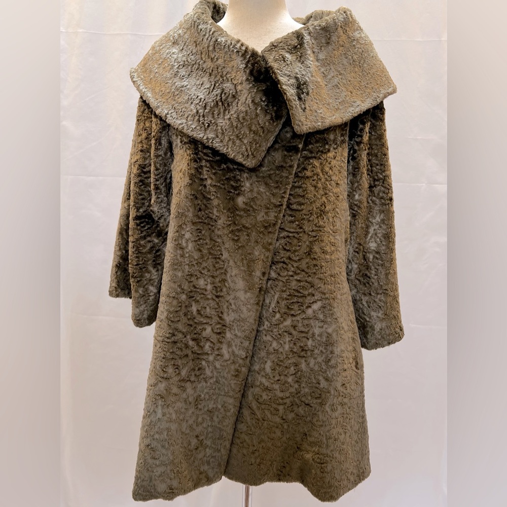 Elizabeth & James faux curly lamb coat size M